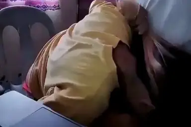 Tante Gembrot Cari Keringat di Rumah